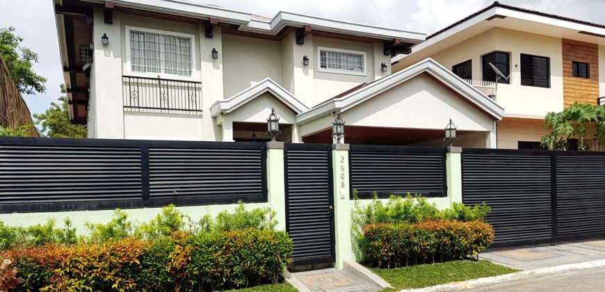 7-bedroom Contemporary Home With Front Garden For Sale in BF Paranaque