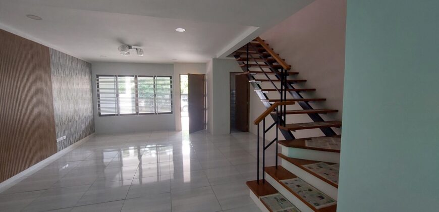 Brand New Town House In Better Living Paranaque
