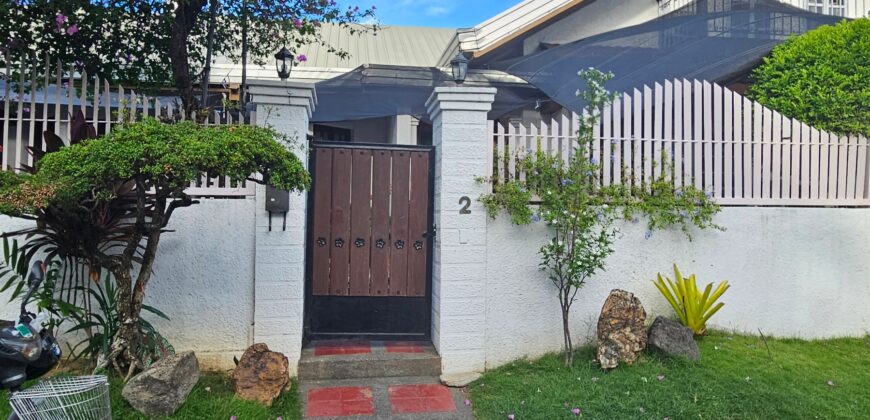 Well maintained Bungalow in BF Homes Paranaque