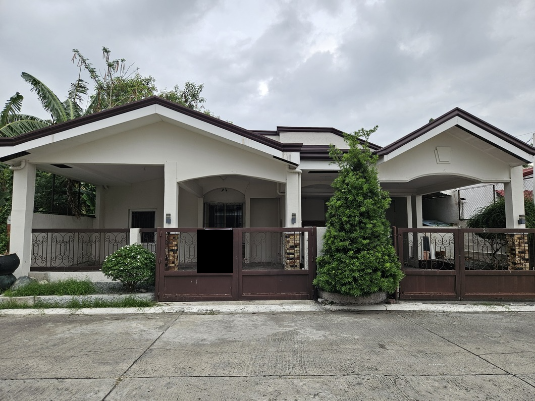 332sqm Bungalow House in BF International Las Piñas