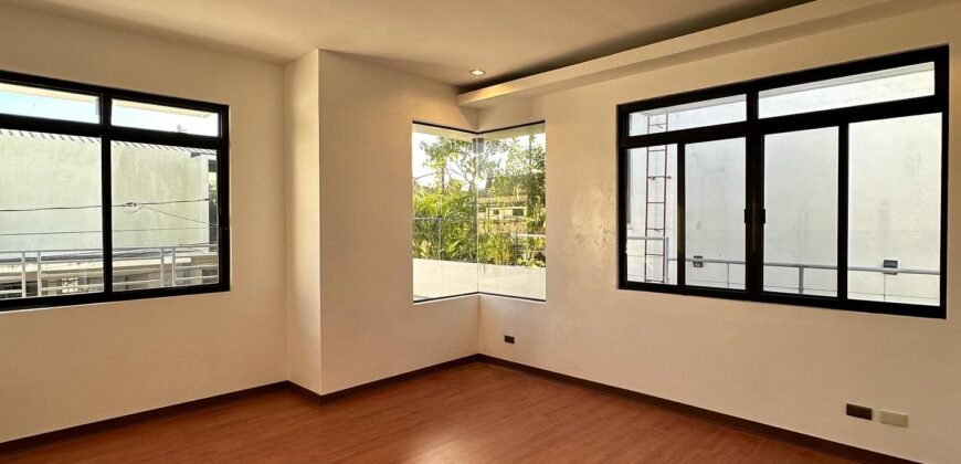 Fully Renovated Modern Duplex For Sale in a Prime Area in Paranaque! ⭐️