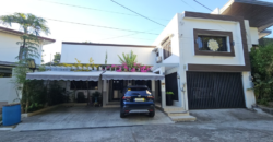 Semi Funished 4 Bedroom Bungalow in BF Homes Las Pinas