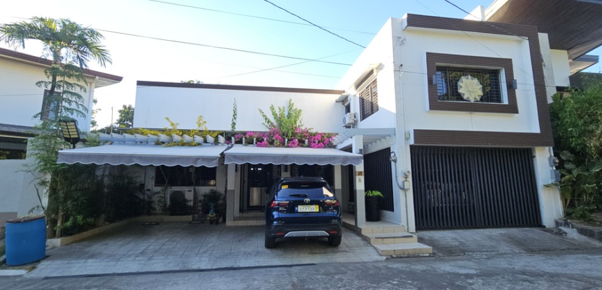 Semi Funished 4 Bedroom Bungalow in BF Homes Las Pinas