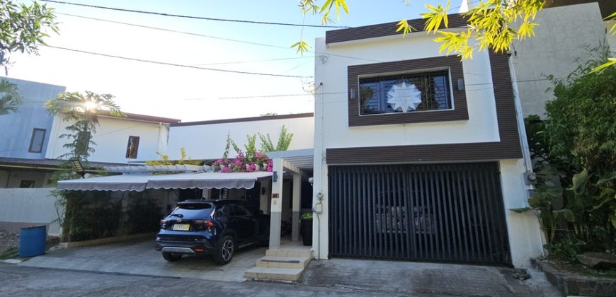 Semi Funished 4 Bedroom Bungalow in BF Homes Las Pinas