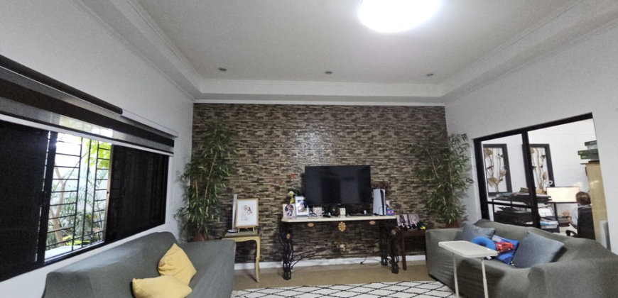 Semi Funished 4 Bedroom Bungalow in BF Homes Las Pinas