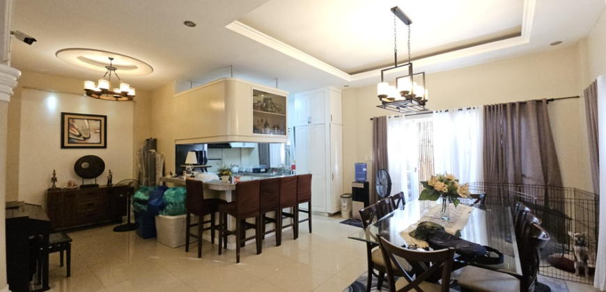 Classic Design Semi Furnished House in BF Homes Paranaque