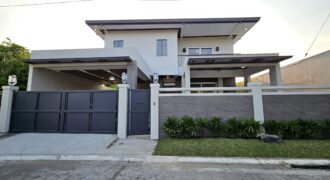 Clean and Modern Minimalist in BF Homes Paranaque