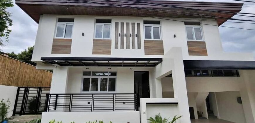 A Japanese Modern Inspired House For Sale in BF Homes, Paranaque