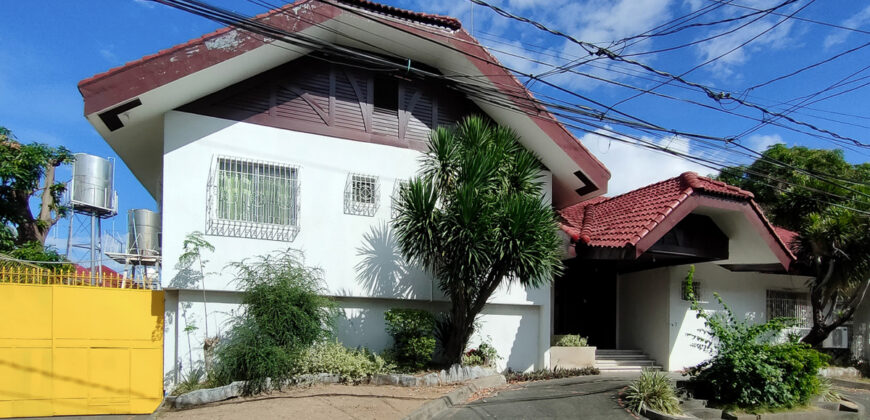 Split Level Corner House with Swimming Pool in BF Homes, Paranaque