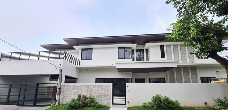 Brandnew House with Swimming Pool in a Corner Lot in BF Paranaque