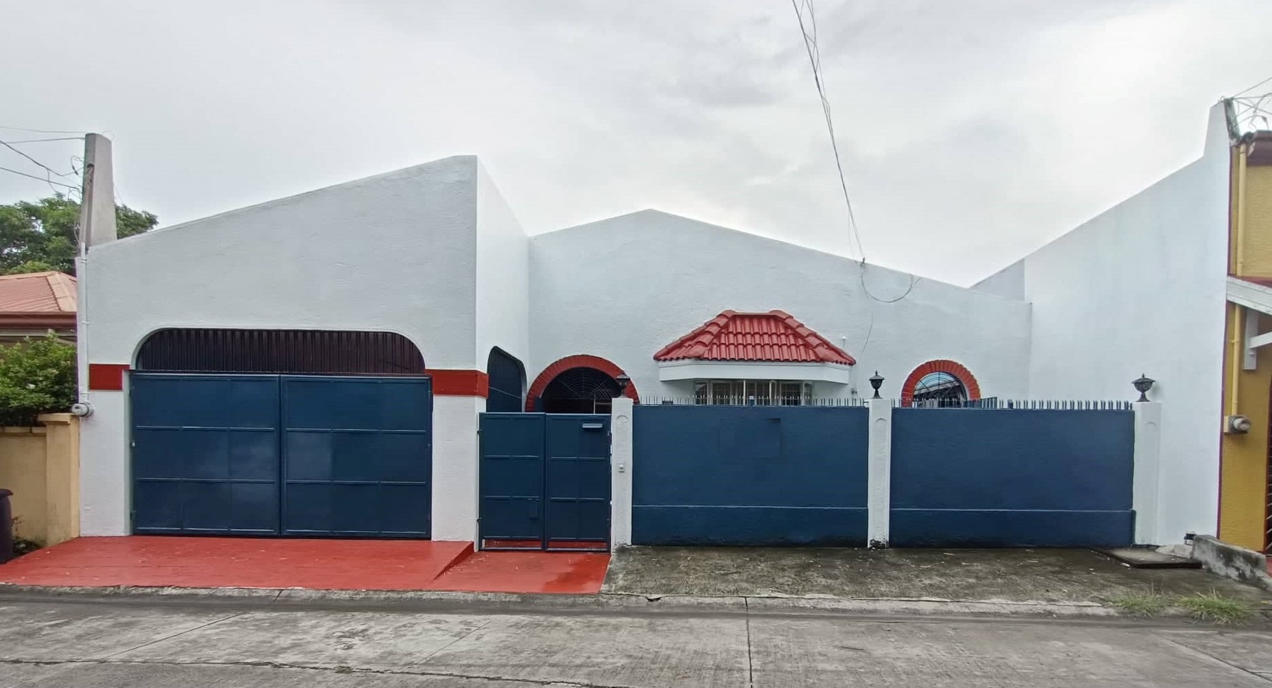 Fully Renovated Bungalow House For Sale in Bf Resort Homesearch