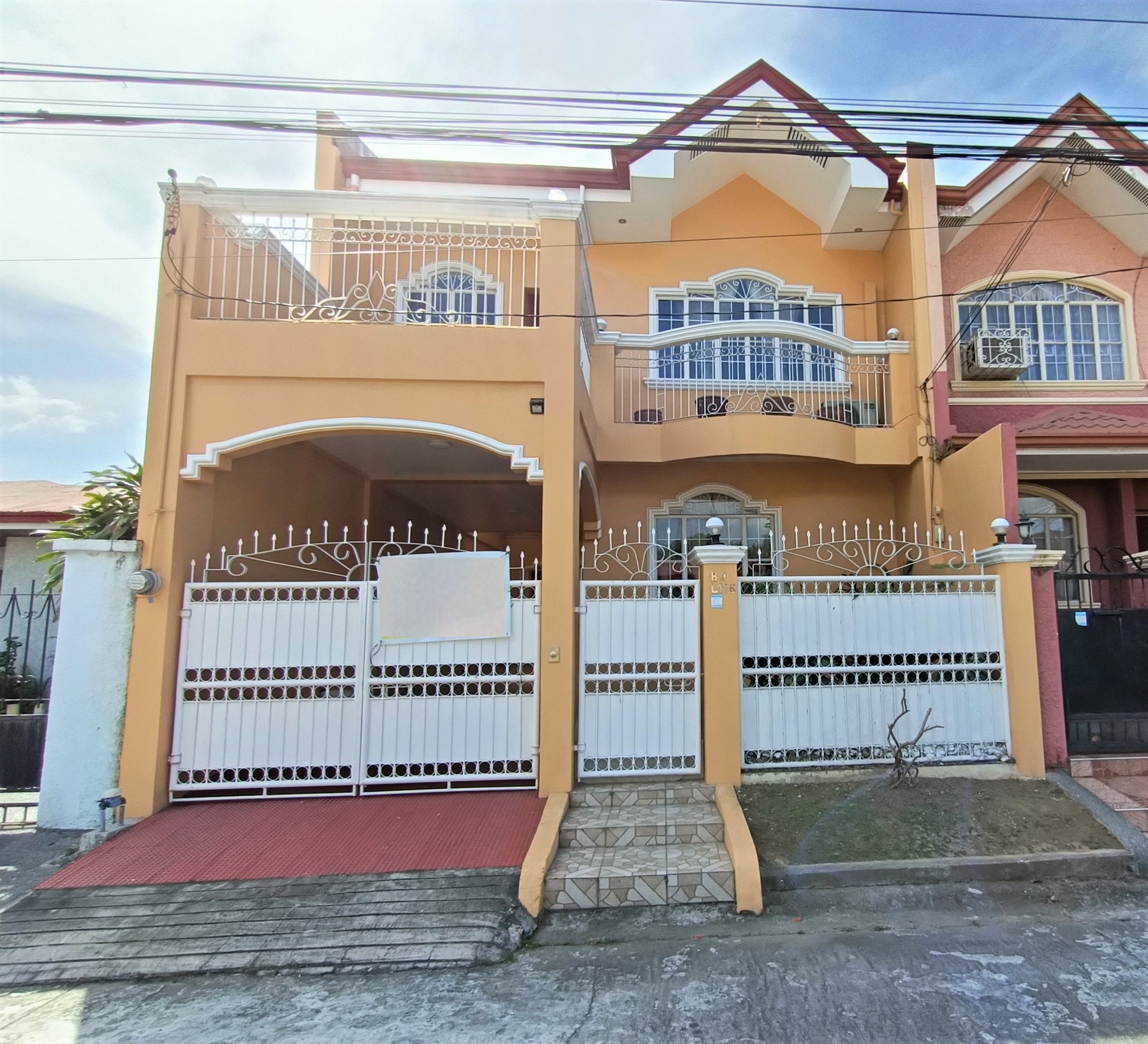 Duplex House For Sale in Bf Resort Village