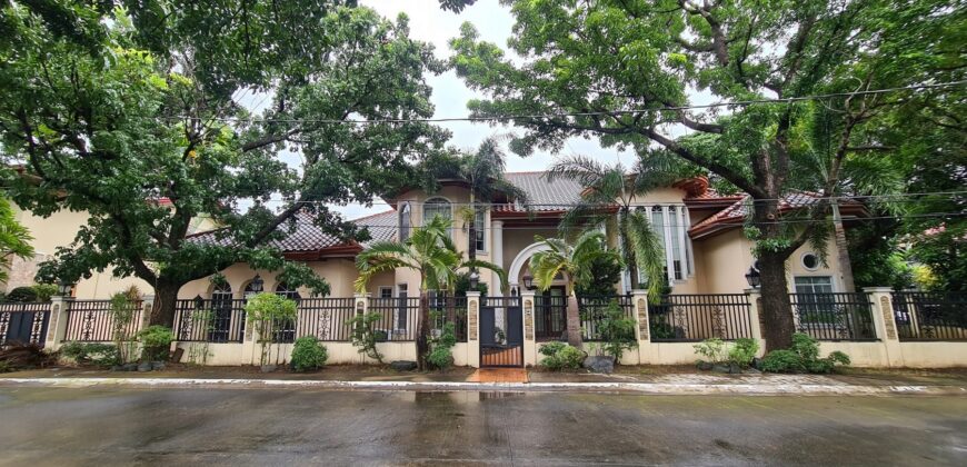 Corner Mansion in Hillsborough, Alabang