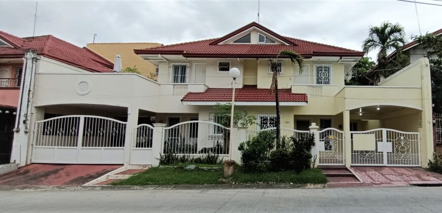 Duplex House For Sale in Bf Resort