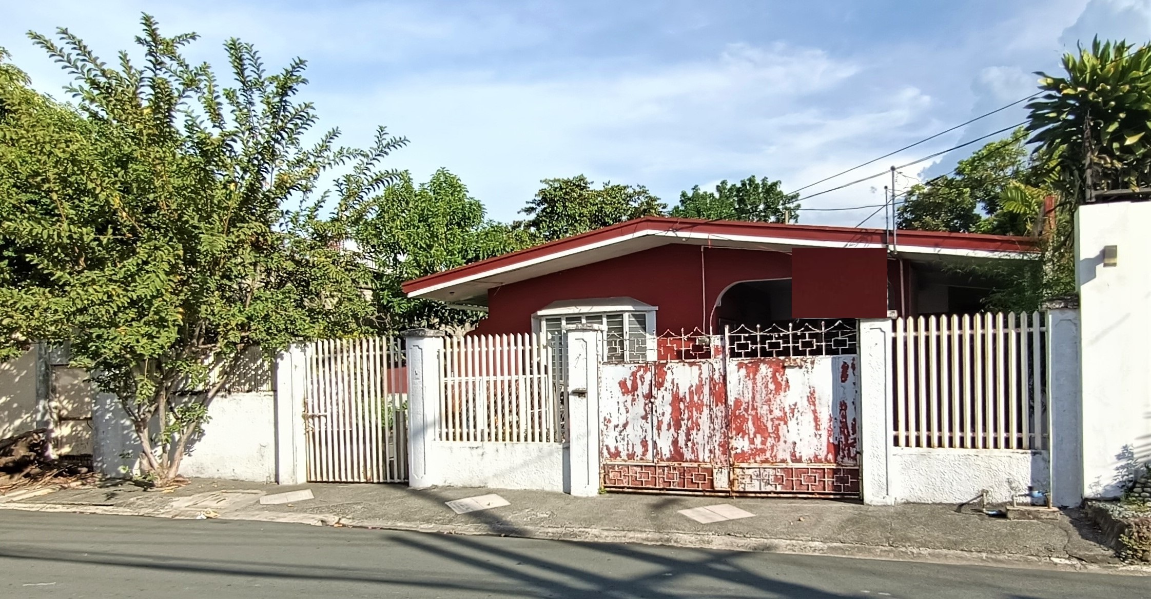 Bungalow House For Sale in Pilar Village, Las Pinas