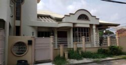 2 -Storey Corner House Well Maintained in in Pilar Village, Las Piñas