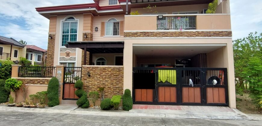 Corner House And Lot For Sale In Paranaque