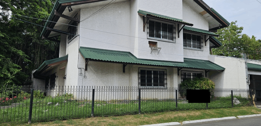 2 -Storey Old House with Adjacent LOT in Pilar Village, Las Piñas