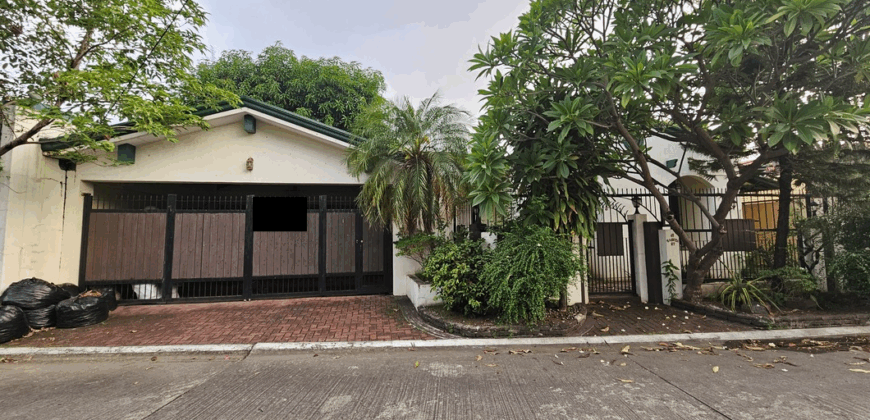 House and Lot Bungalow in Las Piñas