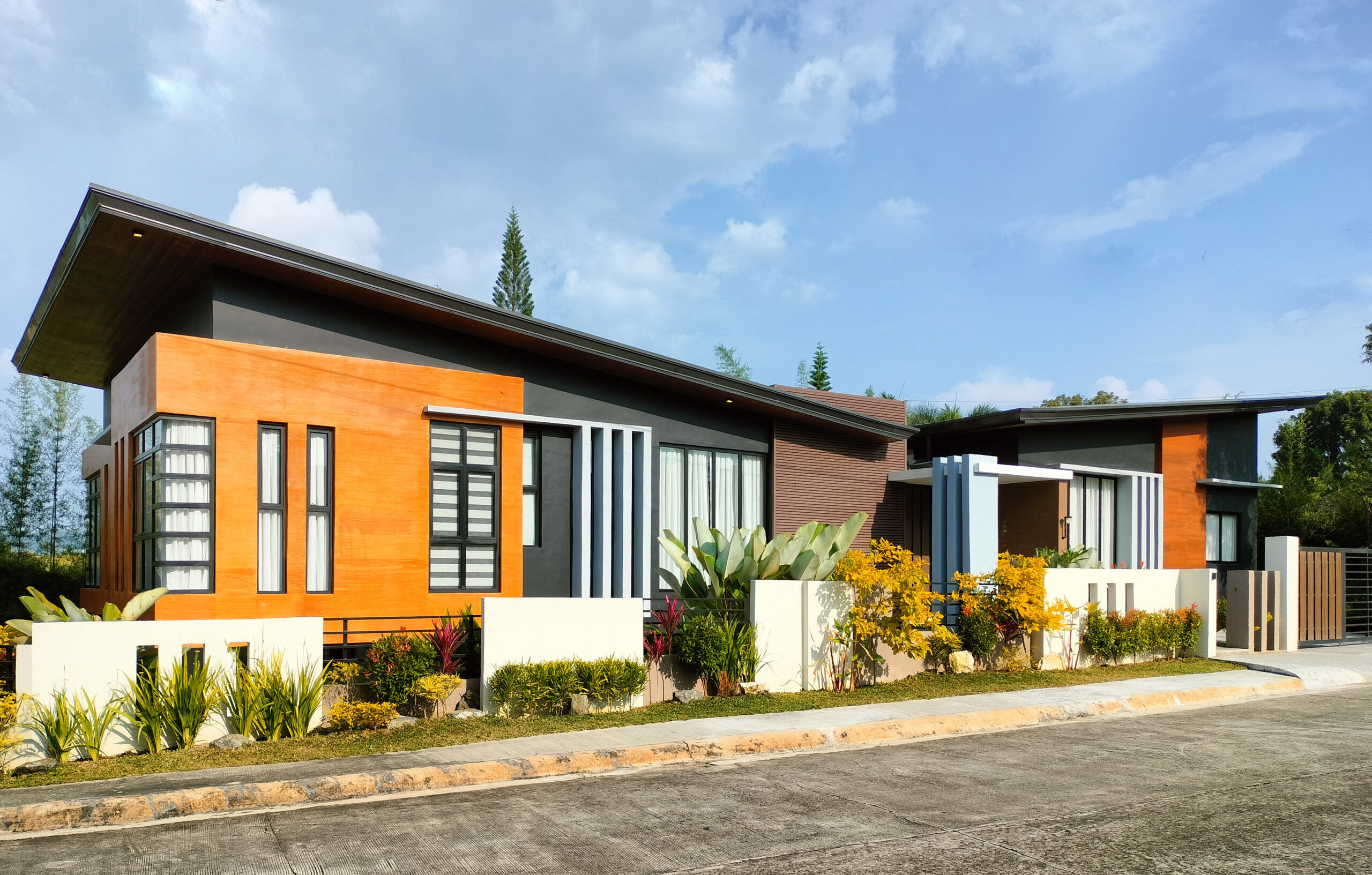 Modern Tropical Fully Furnished Twin House For Sale in Tagaytay Cavite