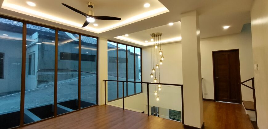 Brandnew 3-Story Modern Houses with Swimming Pool in Merville Paranaque