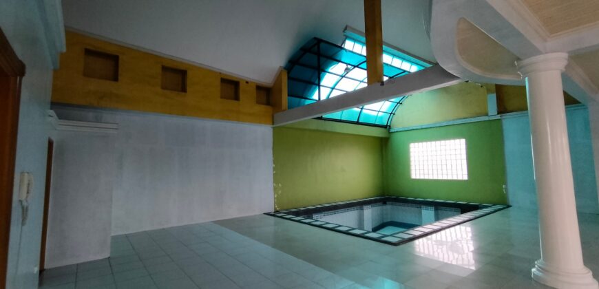 Massive 4-Storey House with Indoor Swimming In Las Pinas
