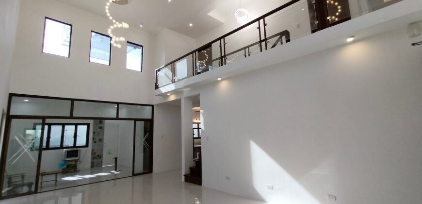 Brandnew Super Bright House in BF Homes Las Pinas