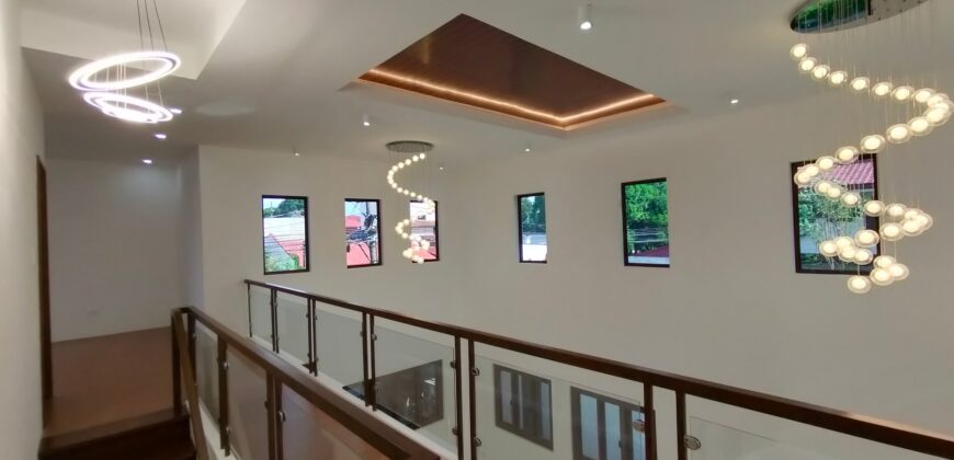 Brandnew Super Bright House in BF Homes Las Pinas