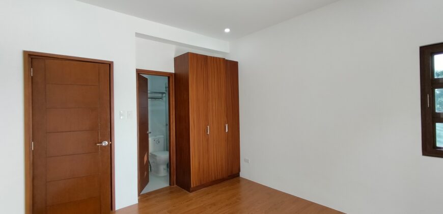 Brandnew Super Bright House in BF Homes Las Pinas