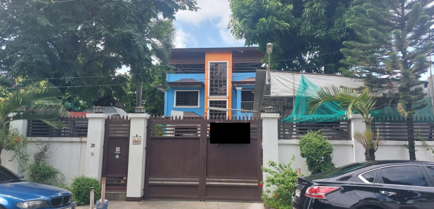 3 Storey House And Lot For Sale In Bf Resort Las Pinas