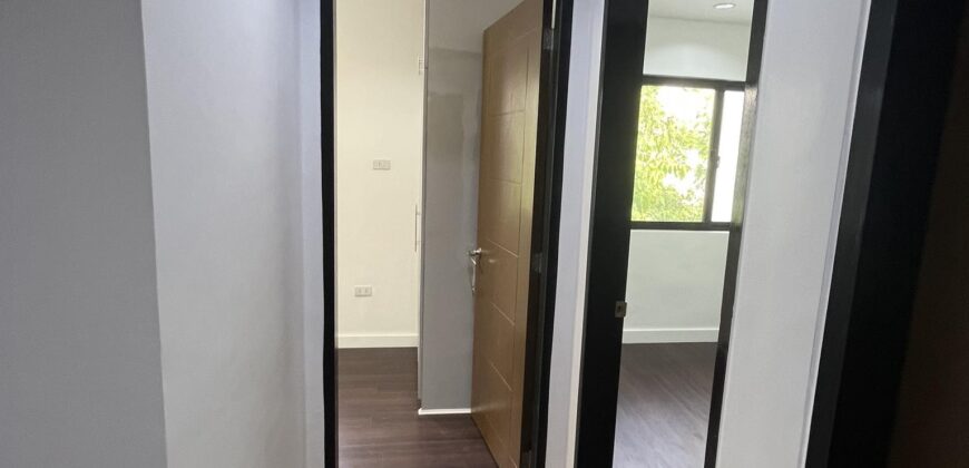 Town House For Sale In Paranaque