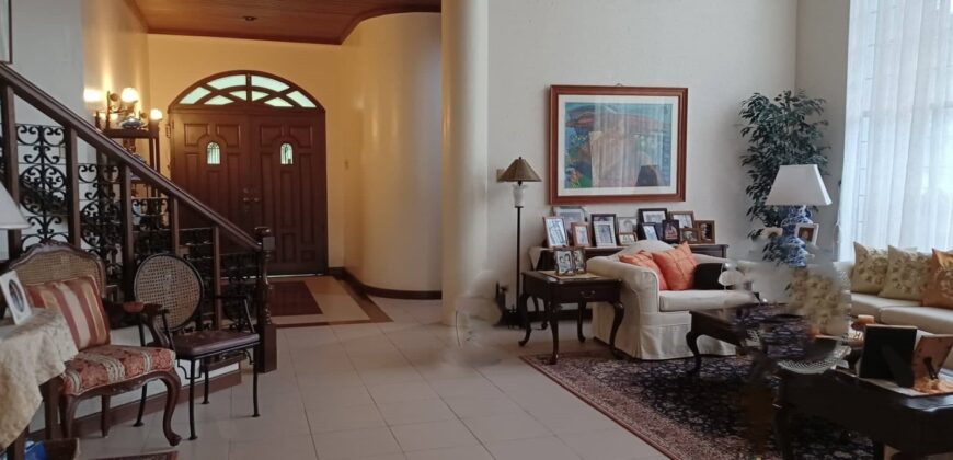 House and Lot For Sale In Alabang Hills Village