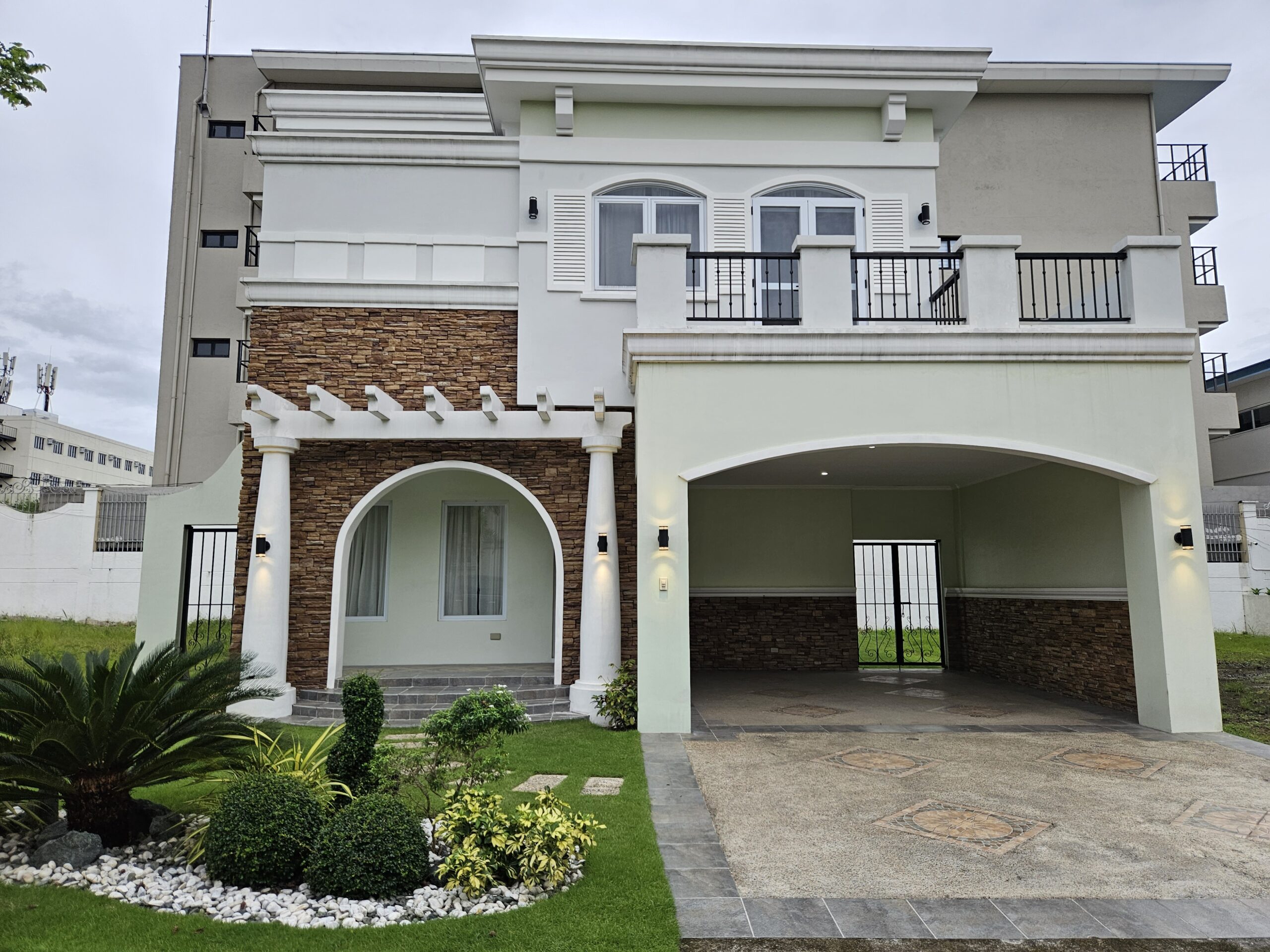 House And Lot For Sale  In Las Pinas