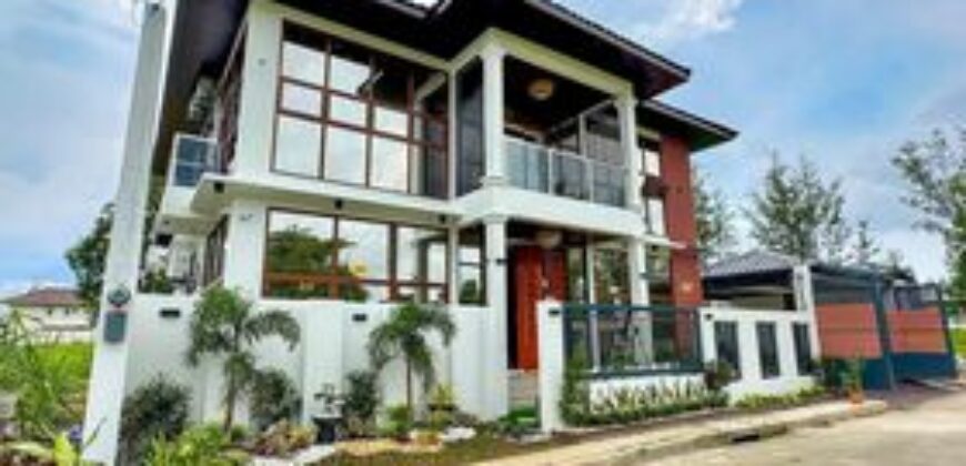 Luxurious 2-Storey House and Lot with 25sqm Swimming Pool in Lipa City