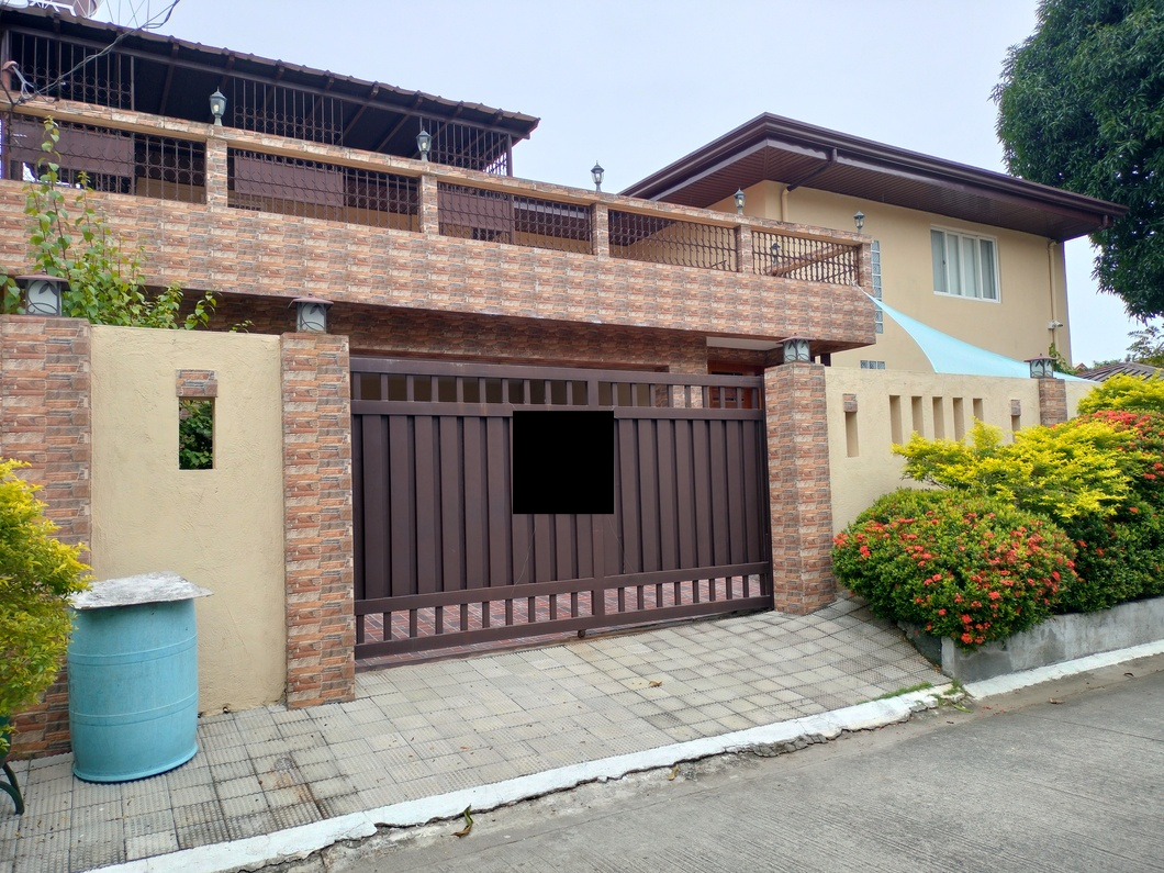House And Lot With Swimming Pool For Sale In BF Homes paranaque