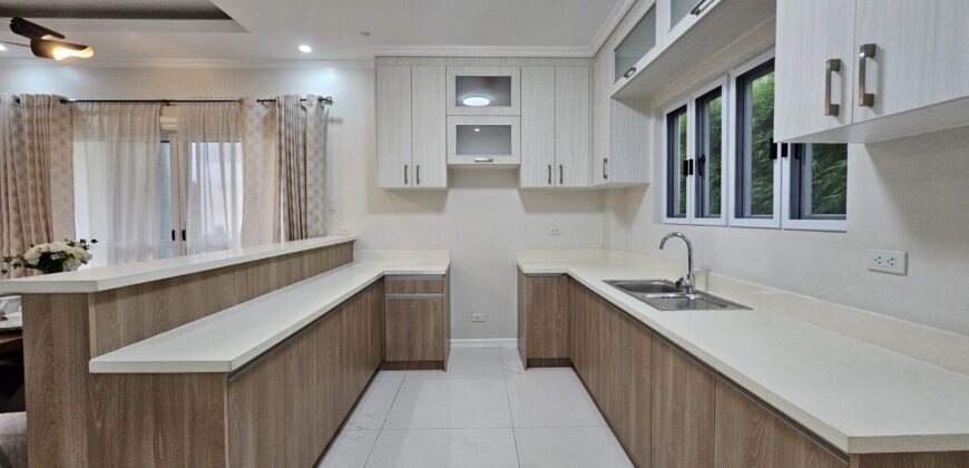 House And Lot For Sale  In Las Pinas