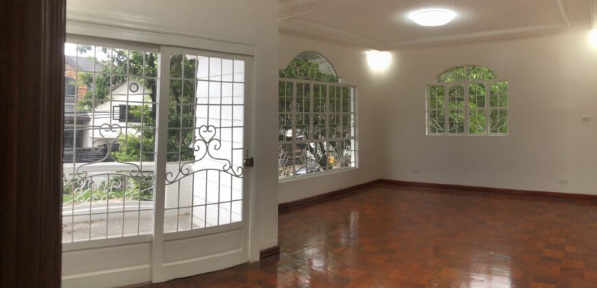 Sophisticated and Spacious Residence with Jacuzzi House And Lot for Sale in BF Resort Las Pinas