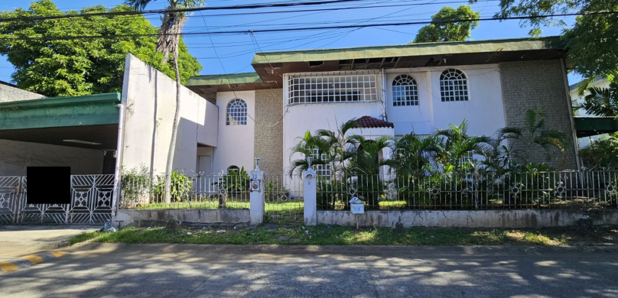 House And Lot For Sale in BF Homes Paranaque