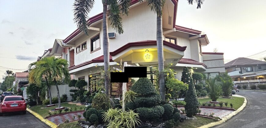 Timeless Corner Classic House For Sale in BF Homes Las Pinas