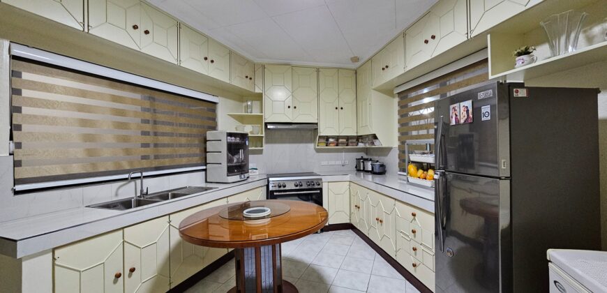 Timeless Corner Classic House For Sale in BF Homes Las Pinas