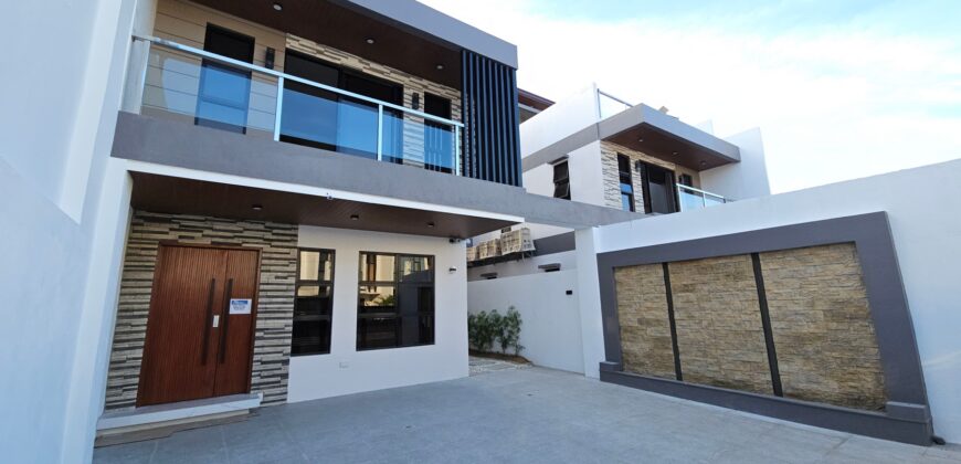 Modern 3 Storey Single Detached House and Lot For Sale In BF Resort Las Pinas