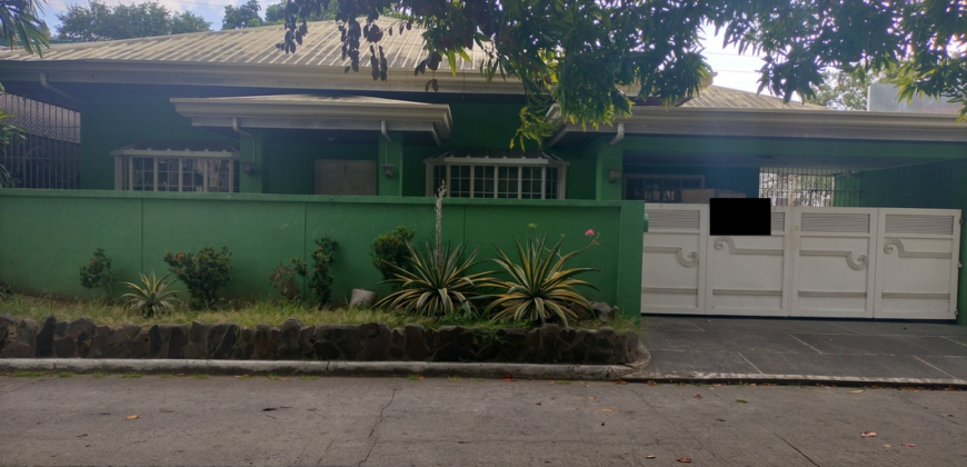 Well Maintained Bungalow House and Lot For Sale In Ups5