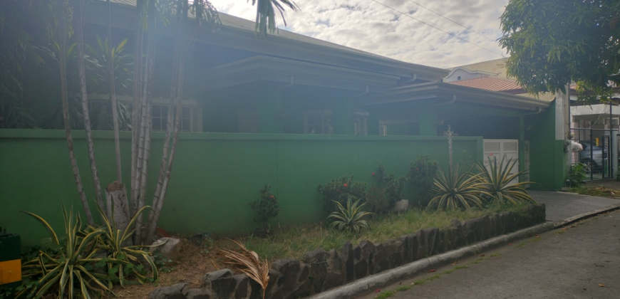 Well Maintained Bungalow House and Lot For Sale In Ups5