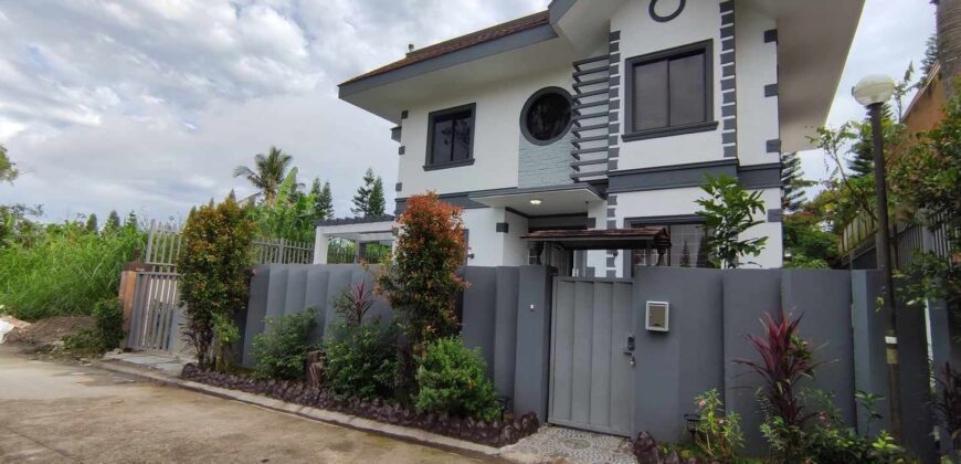 3 Storey House And Lot w/ Swimming Pool for Sale In Tagayay