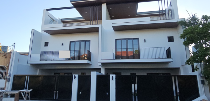 3 Storey Duplex with Roof Deck in BF Homes Paranaque