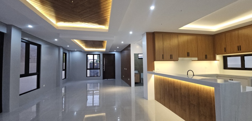 Modern Aesthetics: 2 Storey House with Swimming Pool in BF Homes Paranaque