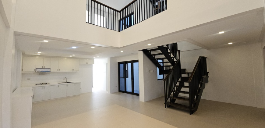 3 Storey Duplex with Roof Deck in BF Homes Paranaque