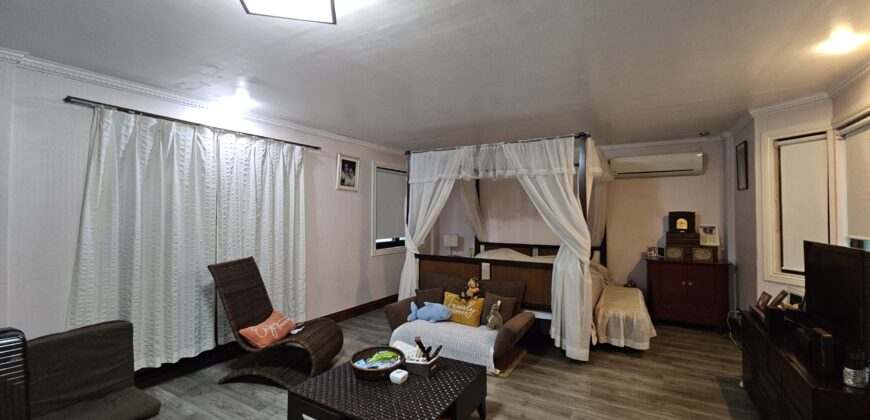 Owner Built House with 9 Rooms in Citadella Village Las Pinas