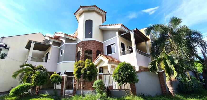 For SALE or For RENT: 3-Story Corner House In BF Paranaque