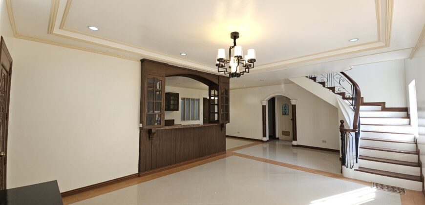 3 Storey Classic Sytle House in Citadella Executive Village Las Pinas
